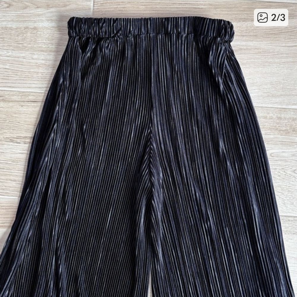 NWT Pleated Wide Leg High Waisted Black Pants Accordion Plisse Size Medium - Picture 3 of 9